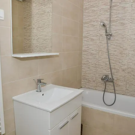 公寓 Leon Sa Privatnim Parkingom 扎达尔