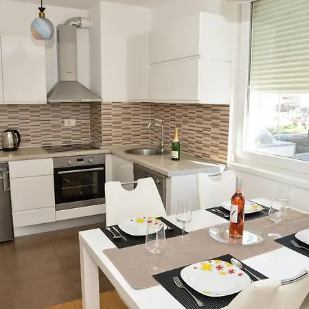 Leon Sa Privatnim Parkingom * Ζαντάρ