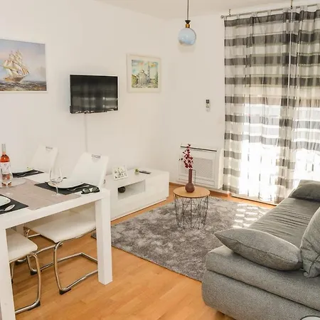 Apartment Leon Sa Privatnim Parkingom Zadar