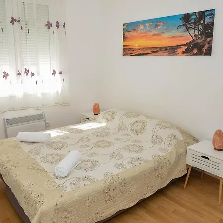 Lägenhet Leon Sa Privatnim Parkingom Zadar