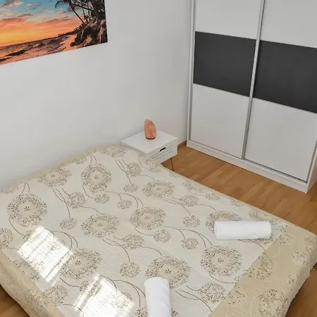 Leon Sa Privatnim Parkingom Διαμέρισμα *