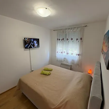 Slatki Leon Sa Private Parking Appartement