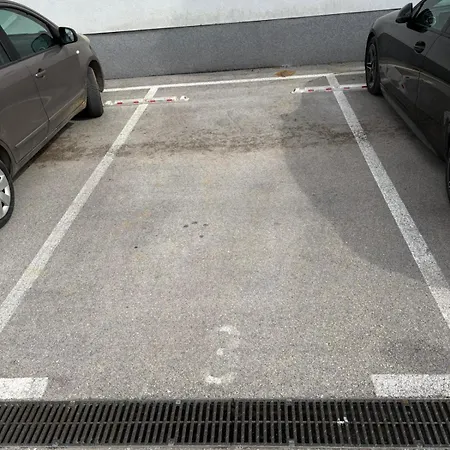 Slatki Leon Sa Private Parking