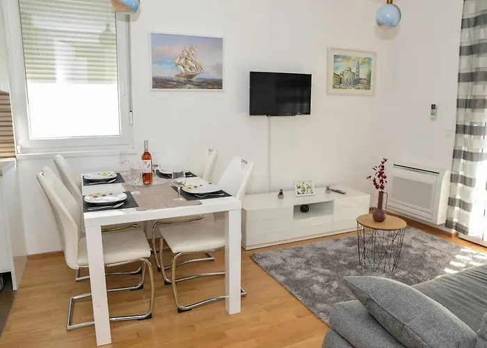 Leon Sa Privatnim Parkingom *